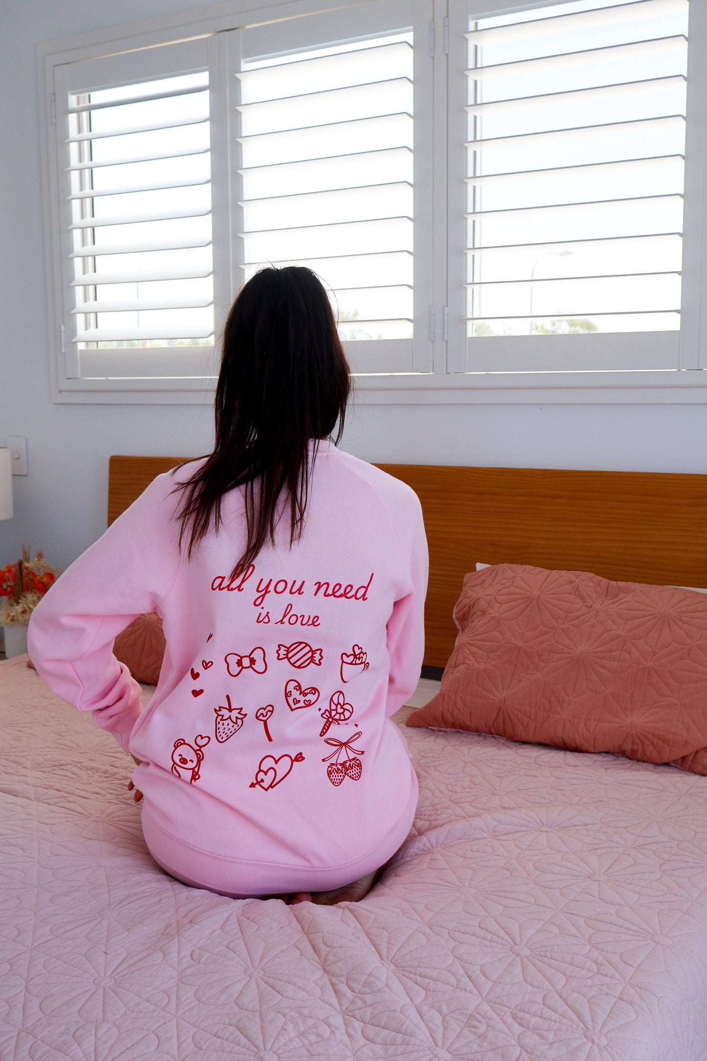 ALL YOU NEED IS LOVE CREW (OVER SIZED) - PINK & RED